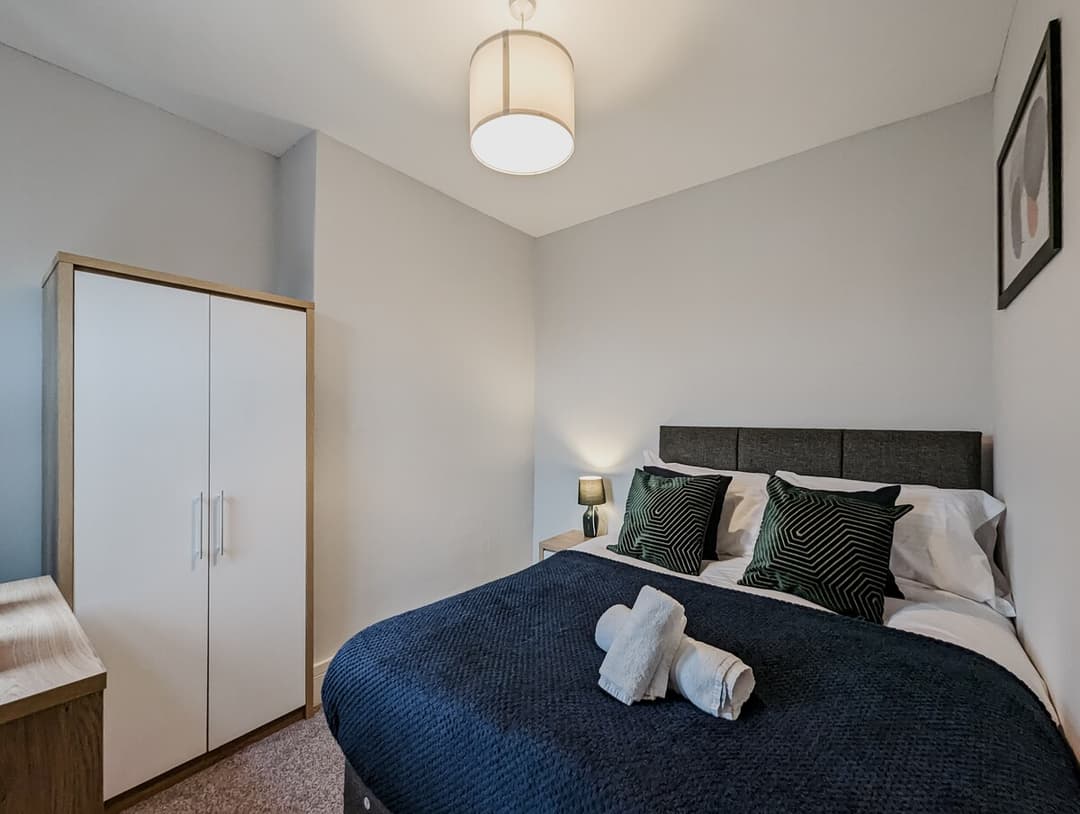 Modern 4 Bedroom House In Crewe | Ideal For Contractors - View 69