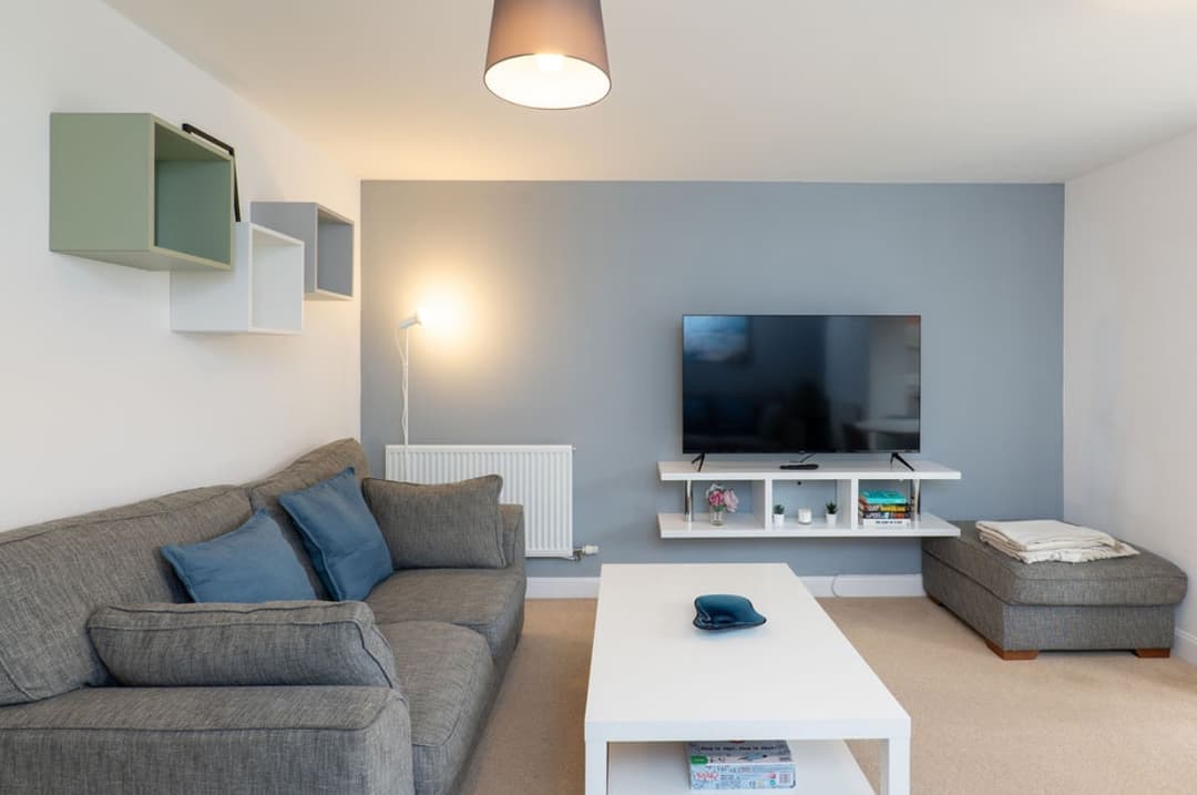  Marston 4 Bedroom House | 2.5 Baths (free Parking) - View 1