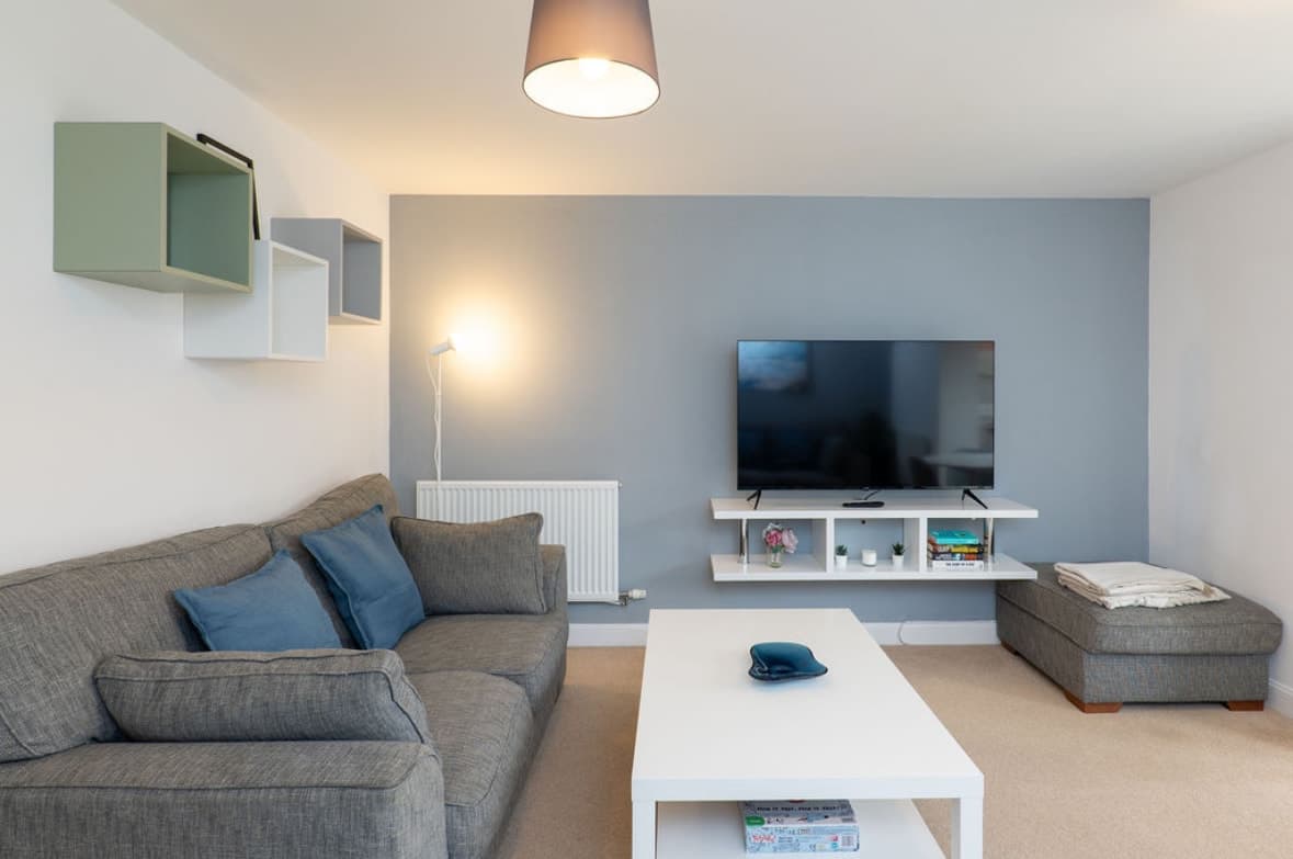  Marston 4 Bedroom House | 2.5 Baths (free Parking)