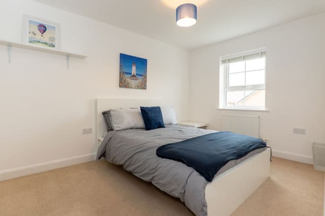  Marston 4 Bedroom House | 2.5 Baths (free Parking) - View 3