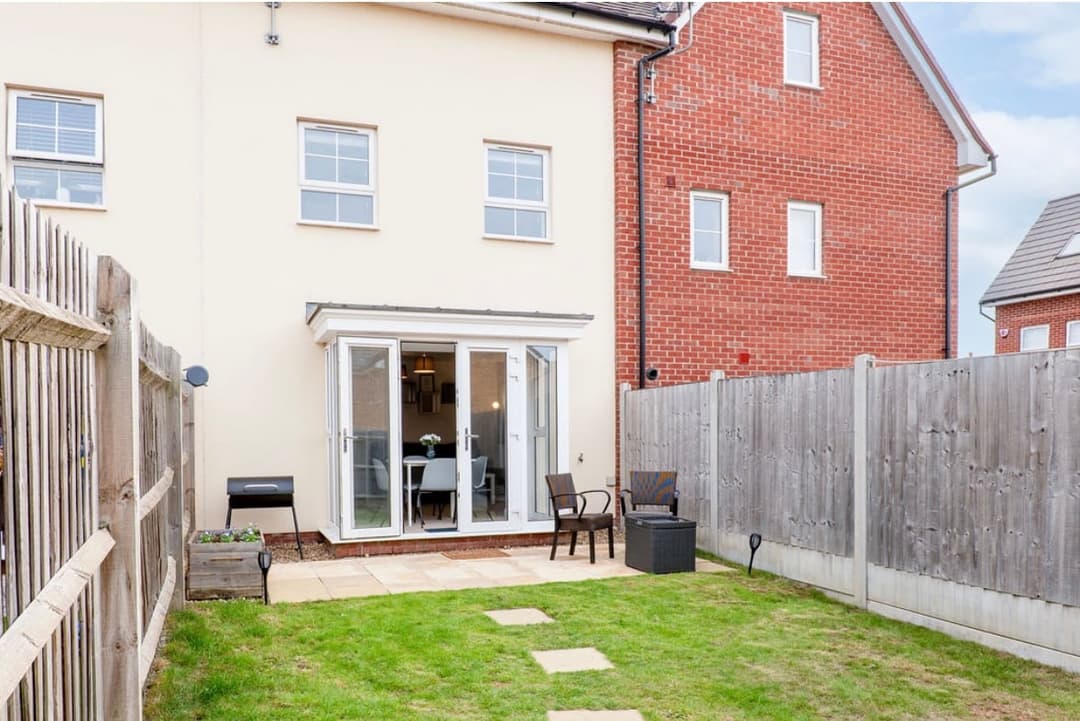  Marston 4 Bedroom House | 2.5 Baths (free Parking) - View 10