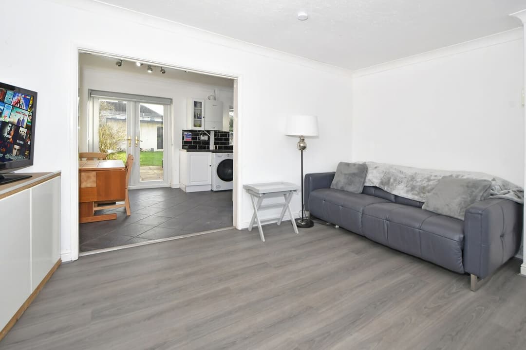Entire 3 Bedroom Modern Home In Crewe - View 24