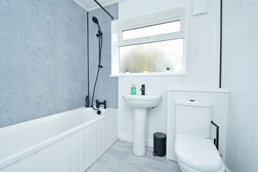 Entire 3 Bedroom Home In Crewe - View 26