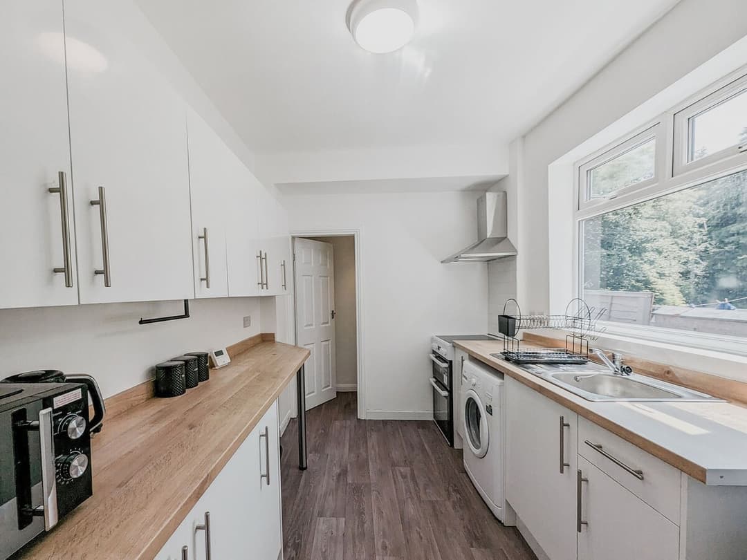 Entire 3 Bedroom Home In Crewe - View 28