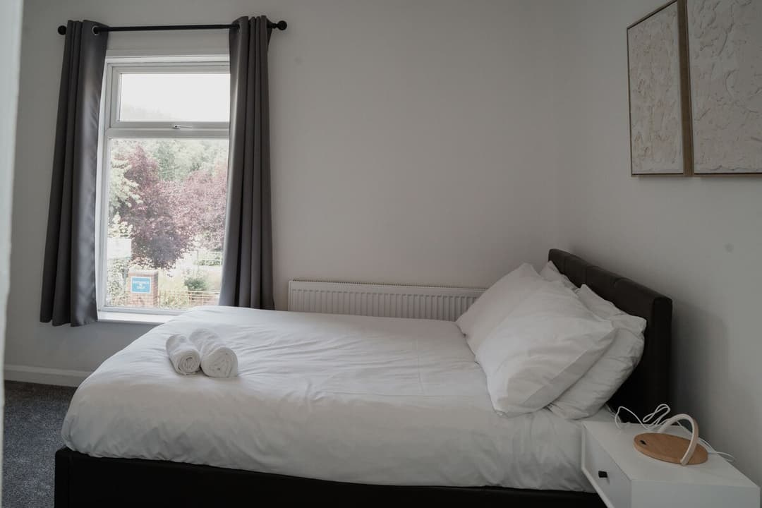 Entire 3 Bedroom Home In Crewe - View 35