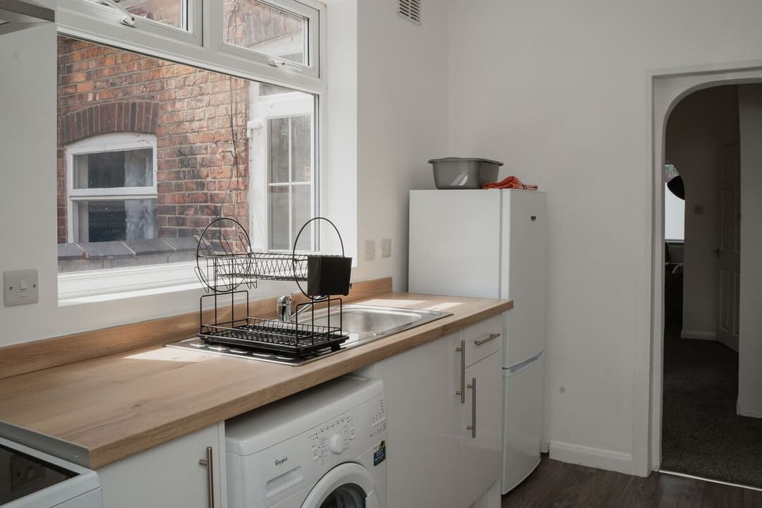 Entire 3 Bedroom Home In Crewe - View 14
