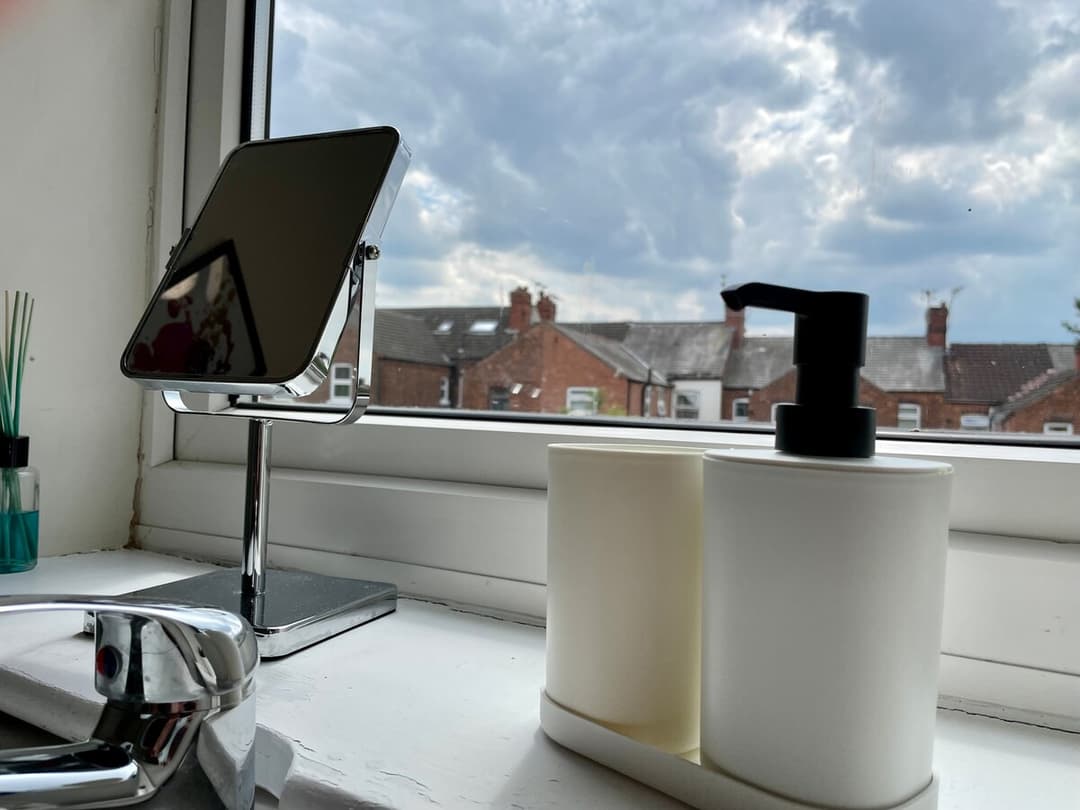 Stylish 5 Bedroom Home In Crewe - View 14