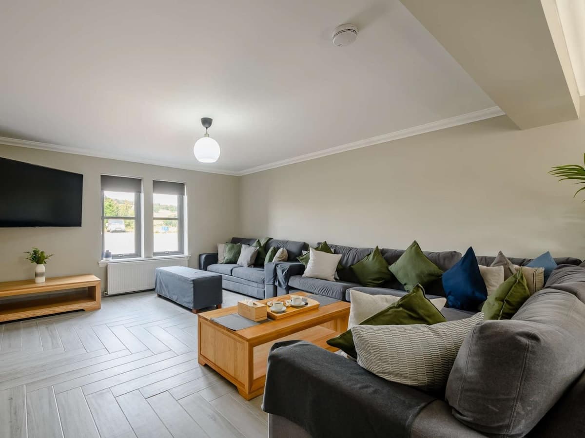 4 Bedroom Newbuild Holiday Home Near Balloch And Loch Lomond