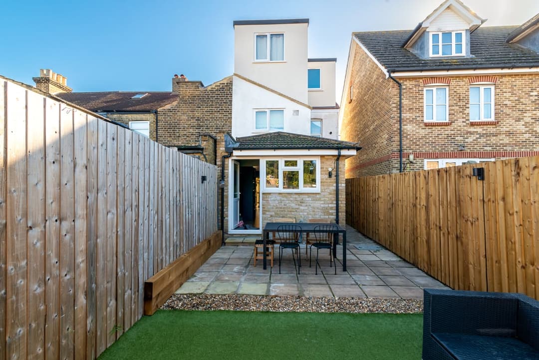 Moonbeam Cottage in London - View 10