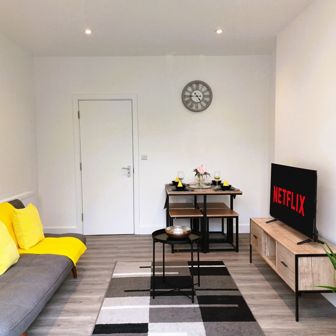 Prime Town Centre-Location-Station-Airport-Parking - View 7