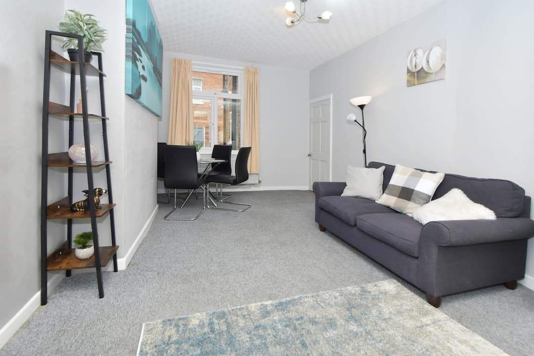 Spacious 2 Bedroom Modern Home In Crewe - View 15
