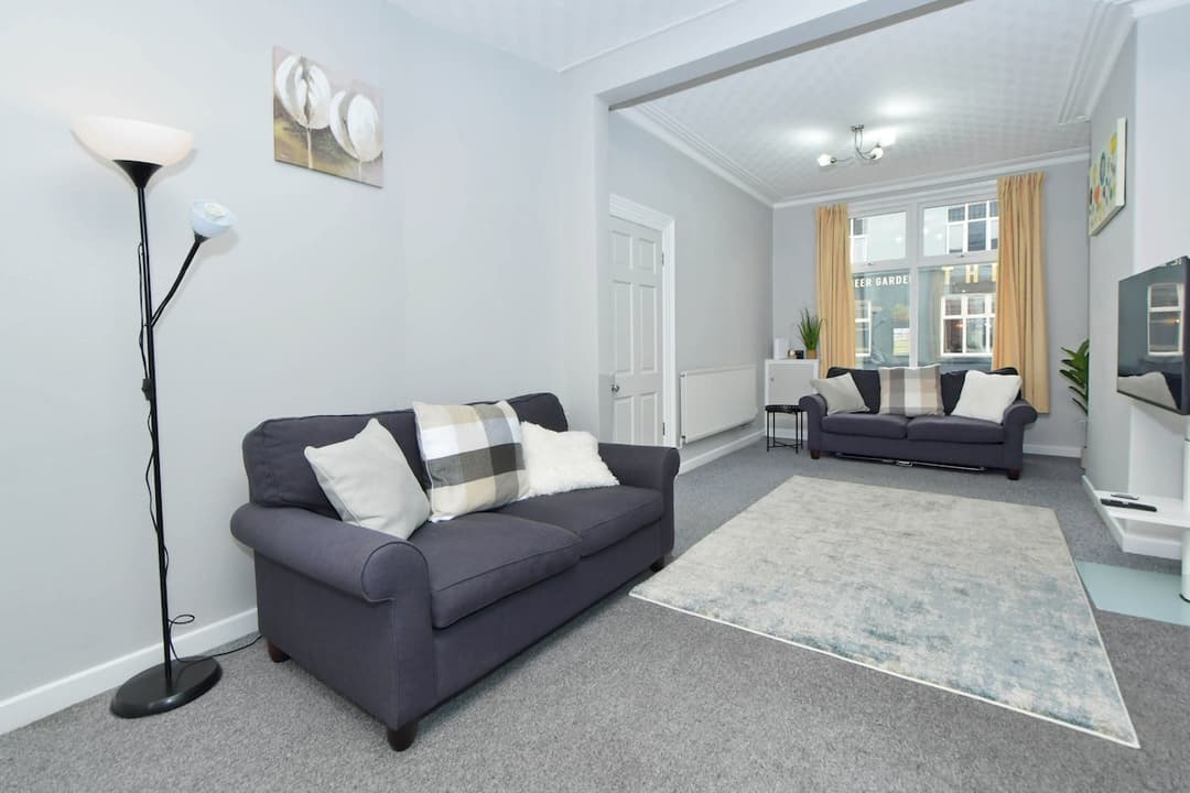 Spacious 2 Bedroom Modern Home In Crewe - View 10