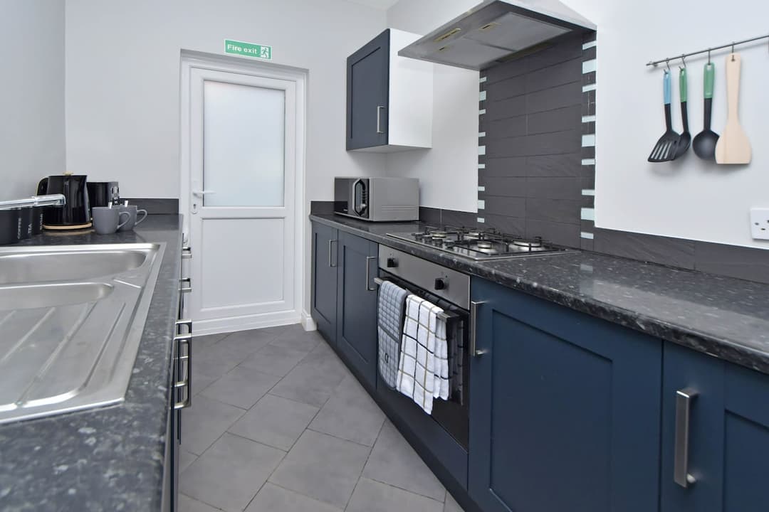 Spacious 2 Bedroom Modern Home In Crewe - View 21