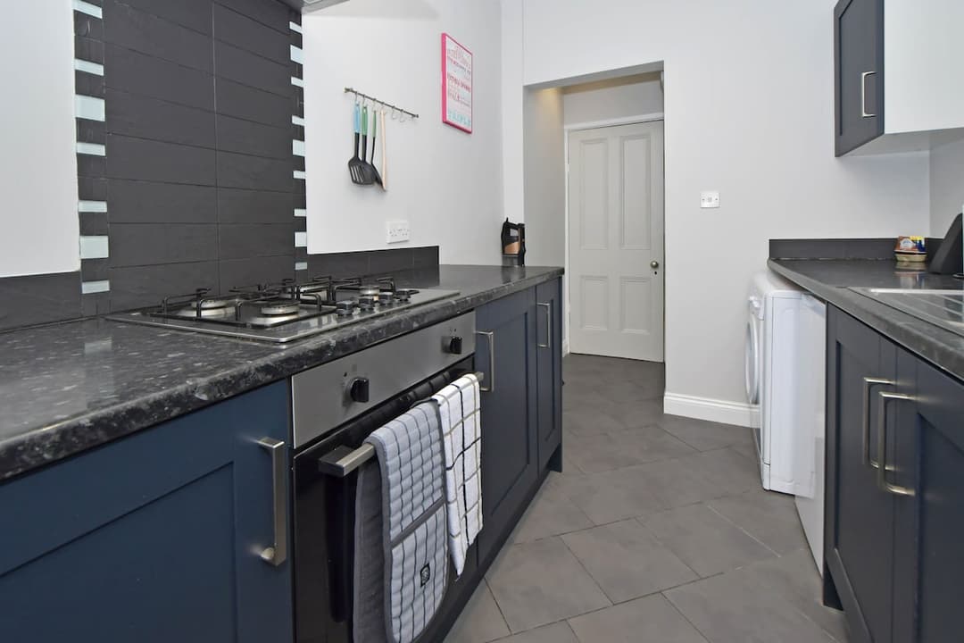 Spacious 2 Bedroom Modern Home In Crewe - View 24