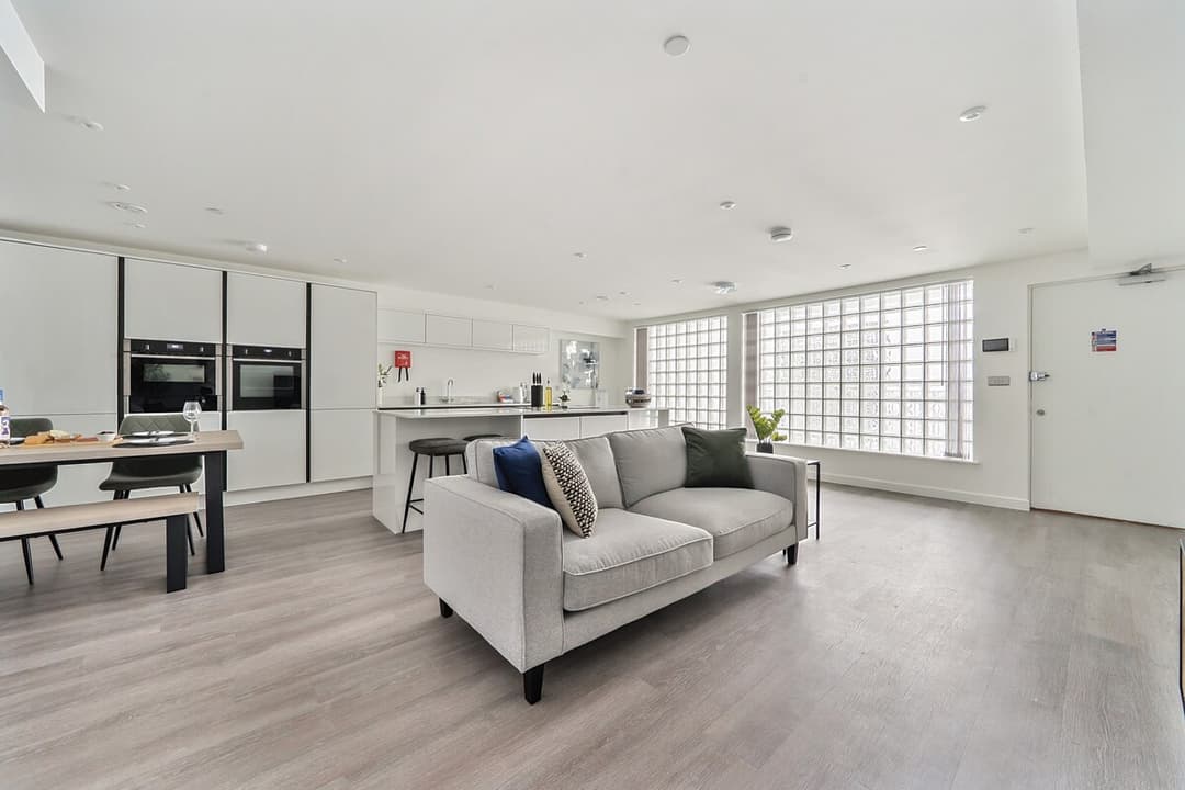 2 Bed 2 Bath | Harbour Apartment with Gym - View 1