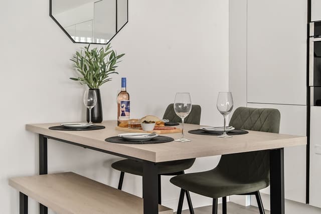 2 Bed 2 Bath | Harbour Apartment with Gym - View 4
