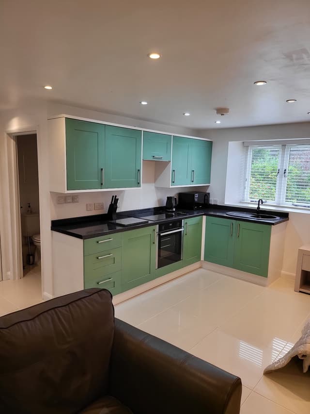 Beautiful One Bed Studio Flat (dog friendly) - View 1
