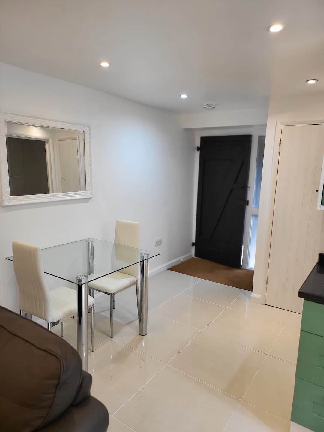 Beautiful One Bed Studio Flat (dog friendly) - View 7