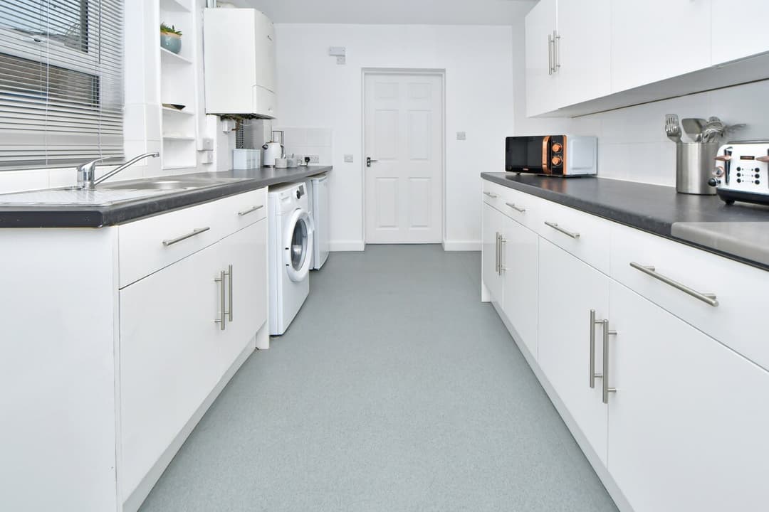 Entire 4 Bedroom 2 Bathroom House In Crewe - View 2