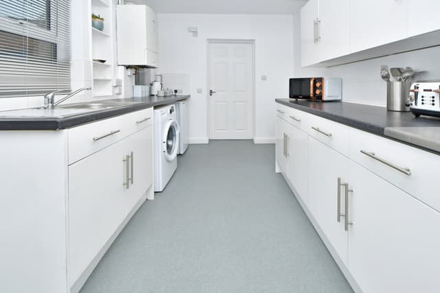 Entire 4 Bedroom 2 Bathroom House In Crewe - View 1