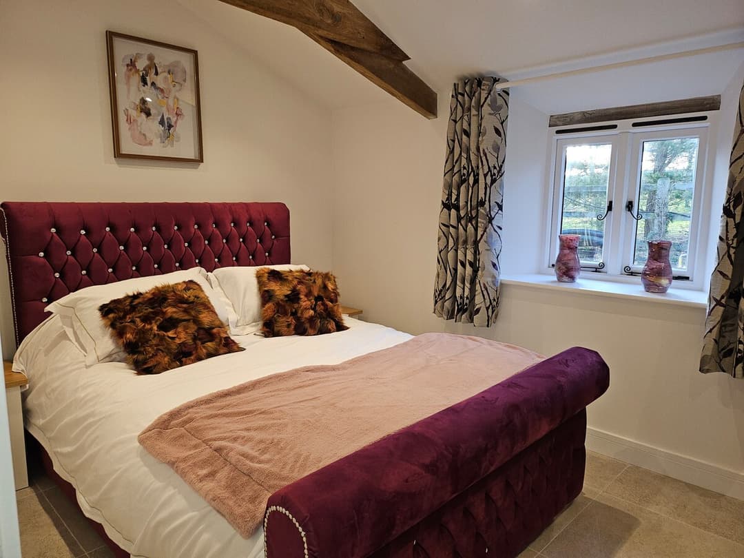 Rural Escape and Dog Friendly - View 14