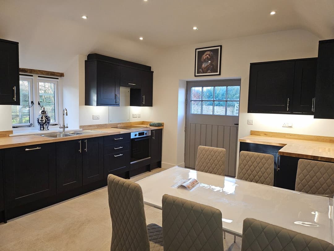 Sleeps 12, Stunning, Dog Friendly, Hot Tub, Rural - View 3