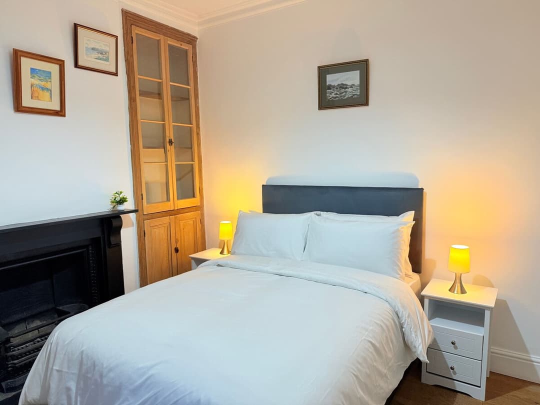 Free Parking, Fast Wi-fi, Self Check In House Near City Centre - View 11