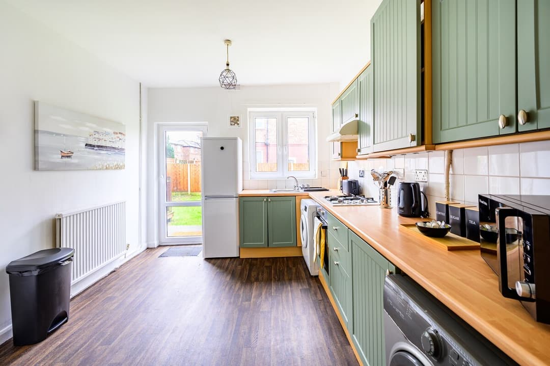 3 Bedroom - Free Parking Near Old Trafford/ Centre - View 10