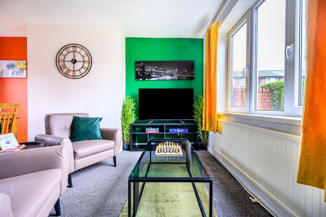 3 Bedroom - Free Parking Near Old Trafford/ Centre - View 11
