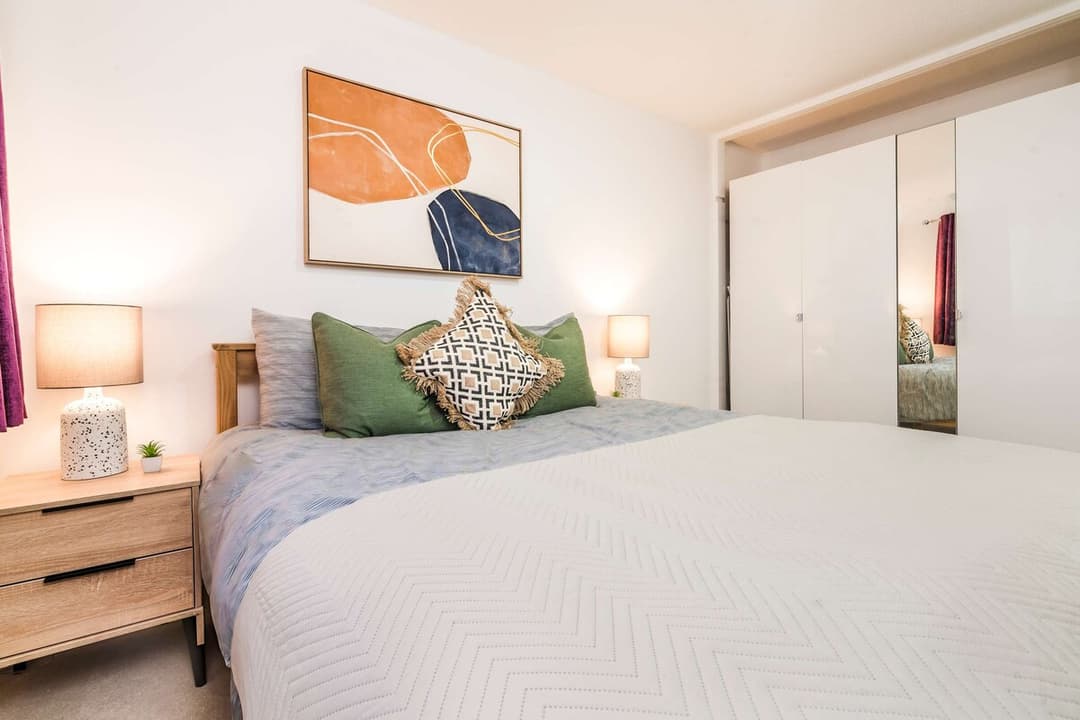 3 BDR House–Contractors–LongStays–15mins to London - View 7