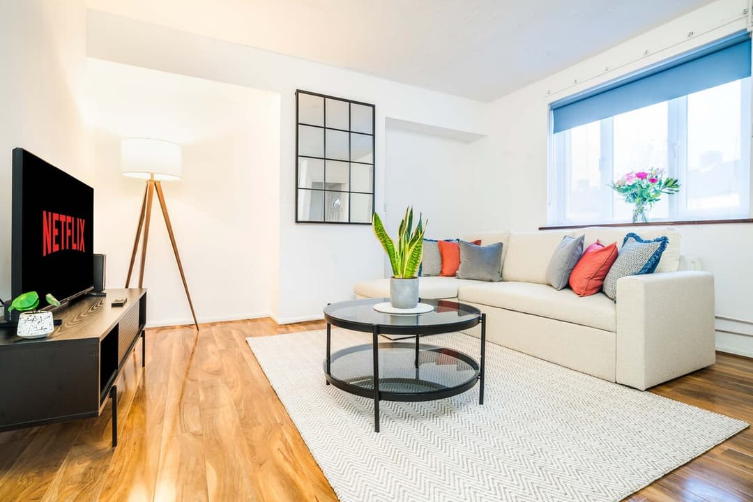 3 BDR House–Contractors–Free Parking–London 30mins - View 7
