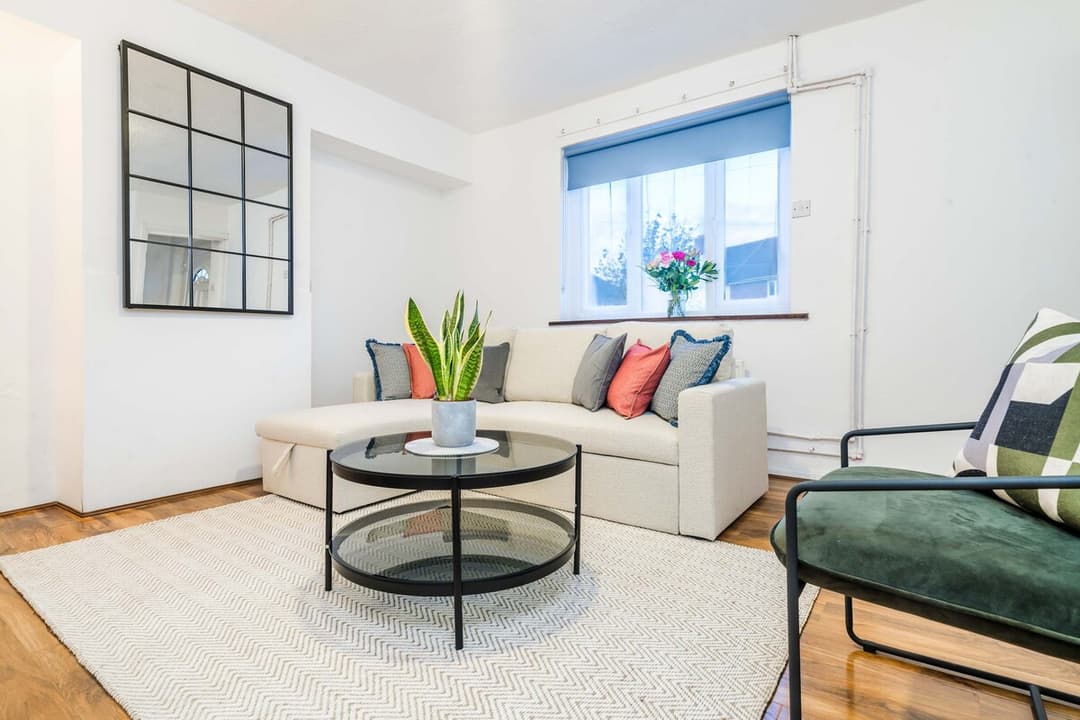 3 BDR House–Contractors–Free Parking–London 30mins - View 9