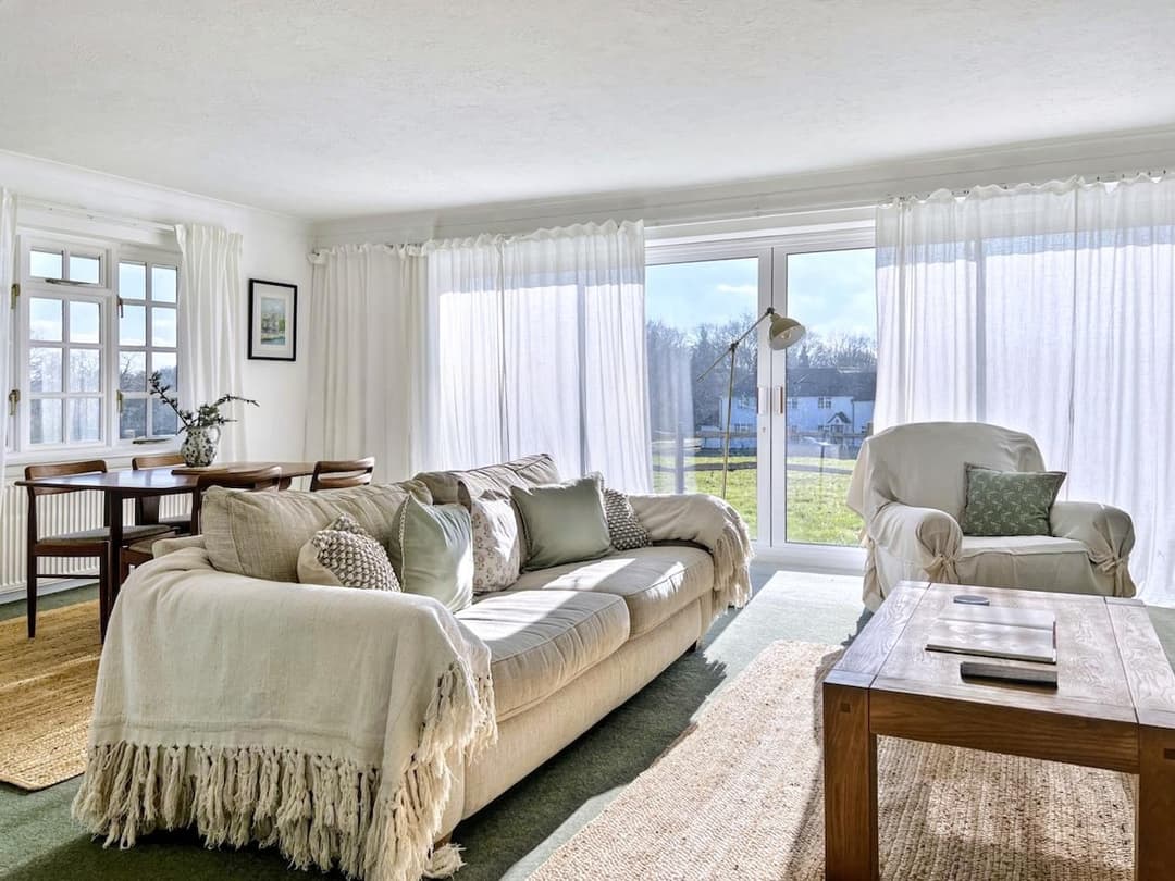 Tranquil 2-Bed Nature Cottage with Free Parking - View 1