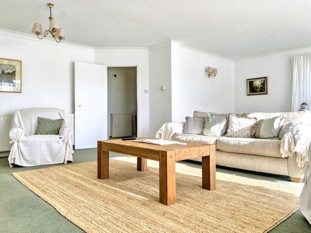 Tranquil 2-Bed Nature Cottage with Free Parking - View 7
