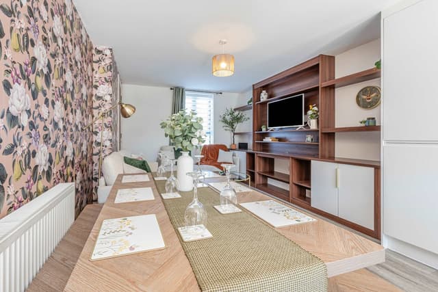 Spacious 5-bed Home With Easy Manchester Access - View 3