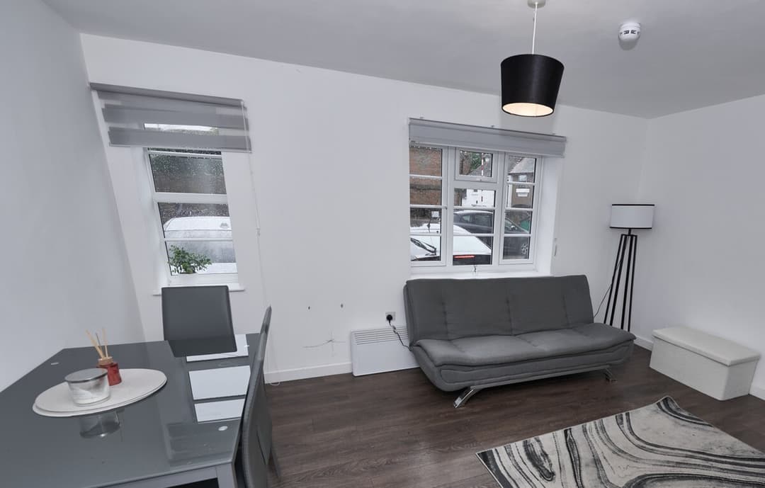 Apartment in Buckinghamshire with Secured Parking - View 2