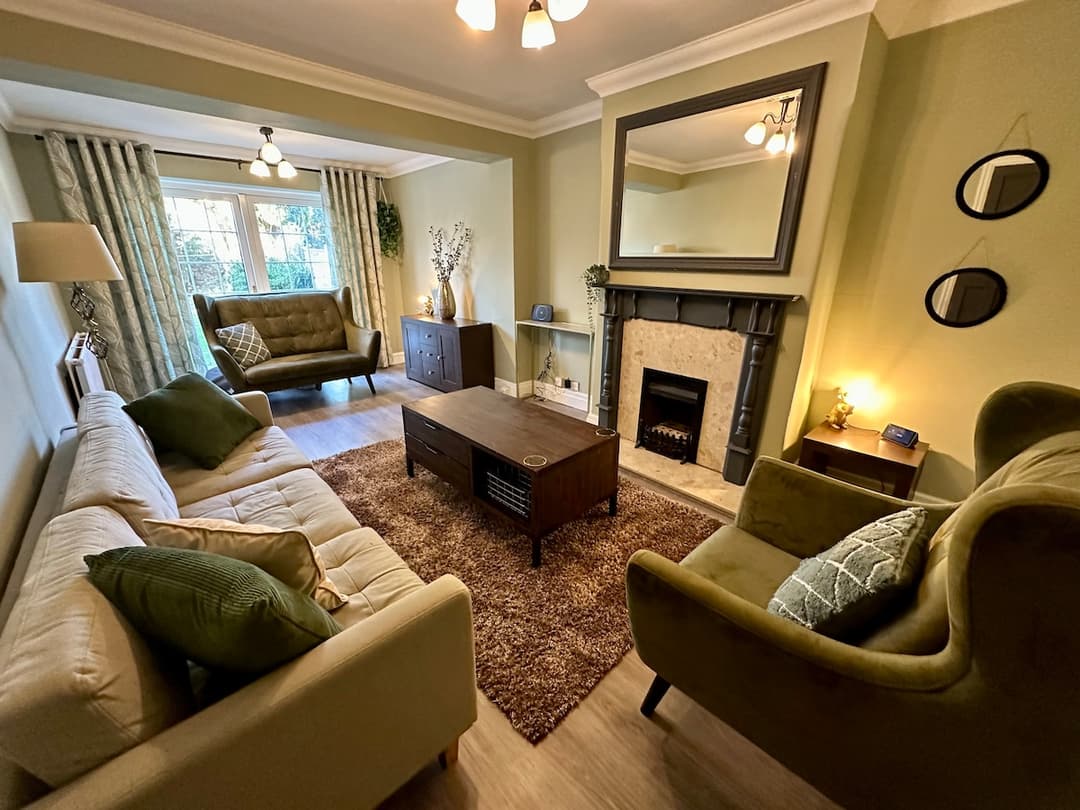 Family-Friendly 3BR  | Garden + Double Driveway - View 2