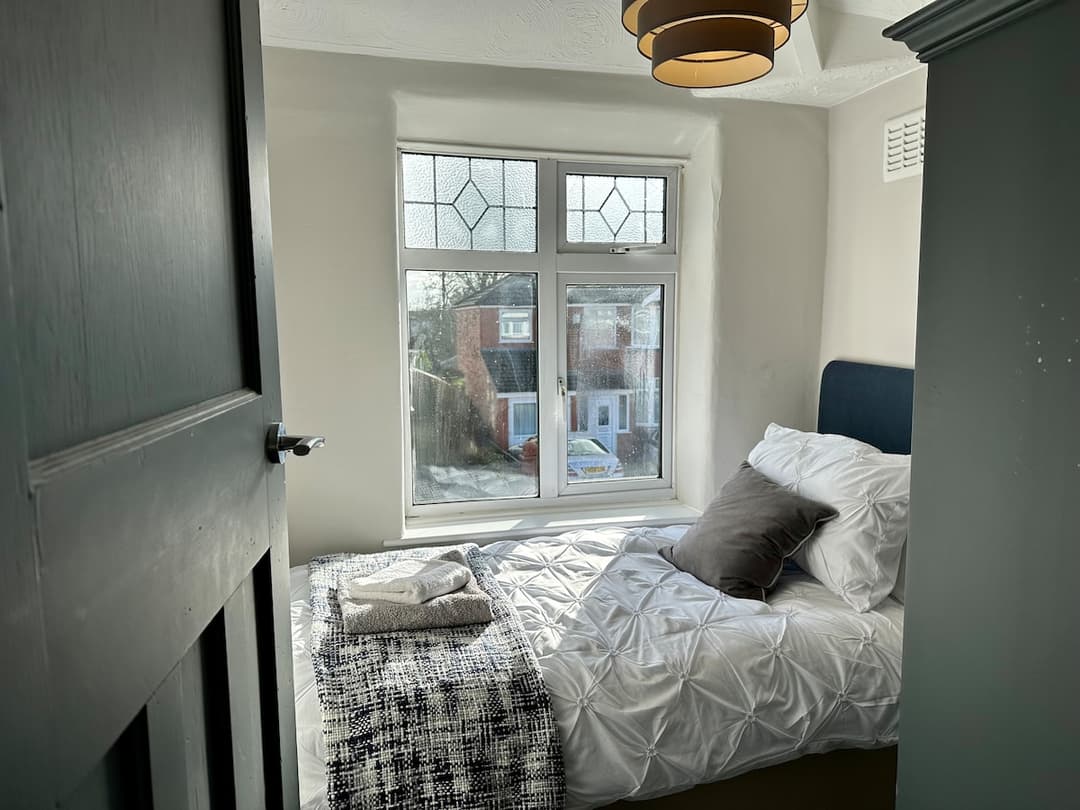Family-Friendly 3BR  | Garden + Double Driveway - View 15