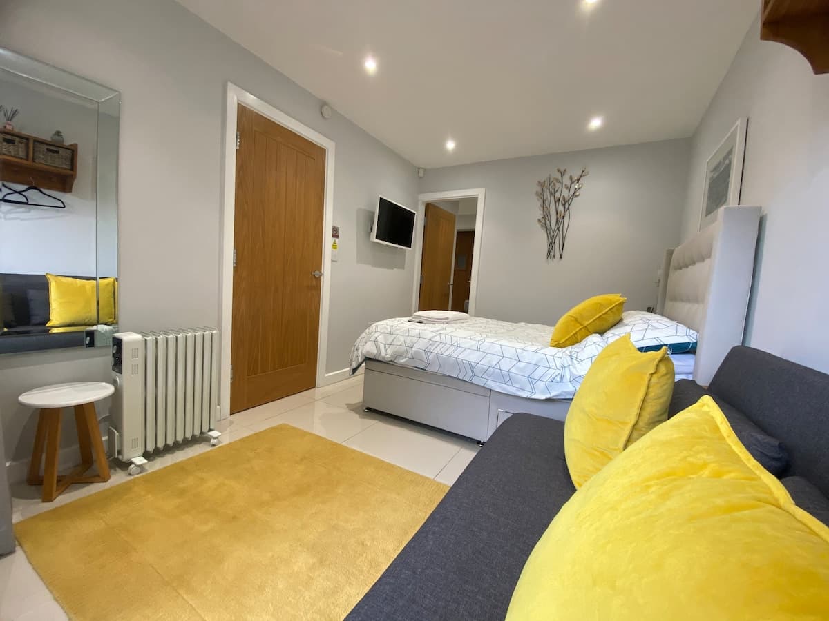 Self-contained studio & Breakfast in Holmfirth