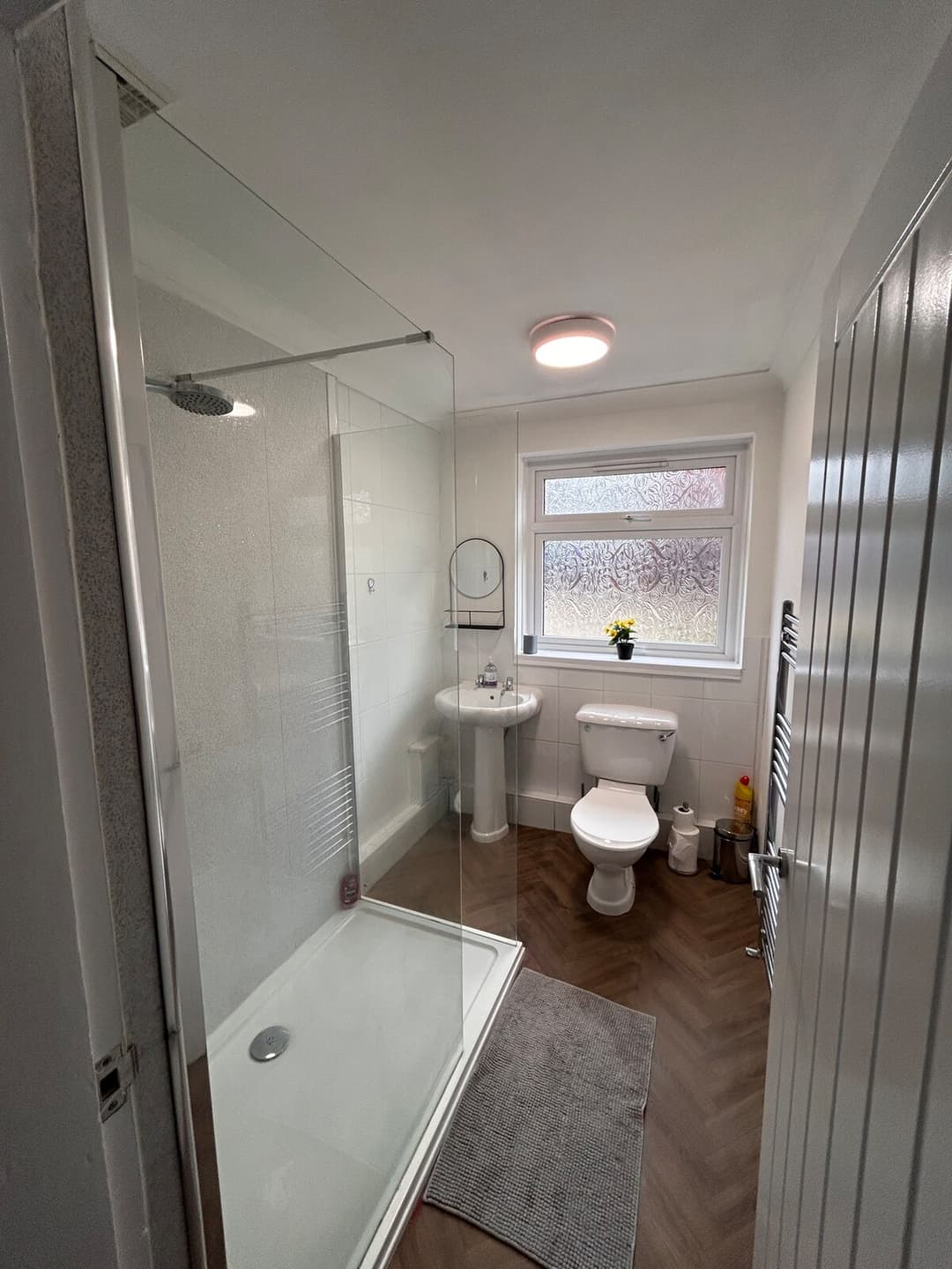 Hampton Spacious 4 Bed Contractor Haven 4 Double Beds - View 5