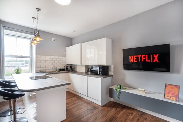 1 Bedroom Apt | Central Location | Dunfermline - View 2