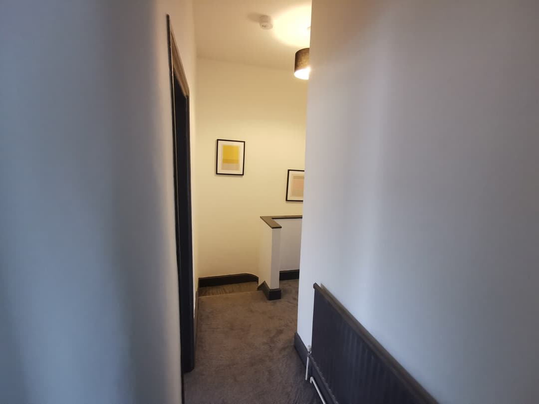 Spacious and Comfy 4 Bedroom House, Parking, Wifi - View 8