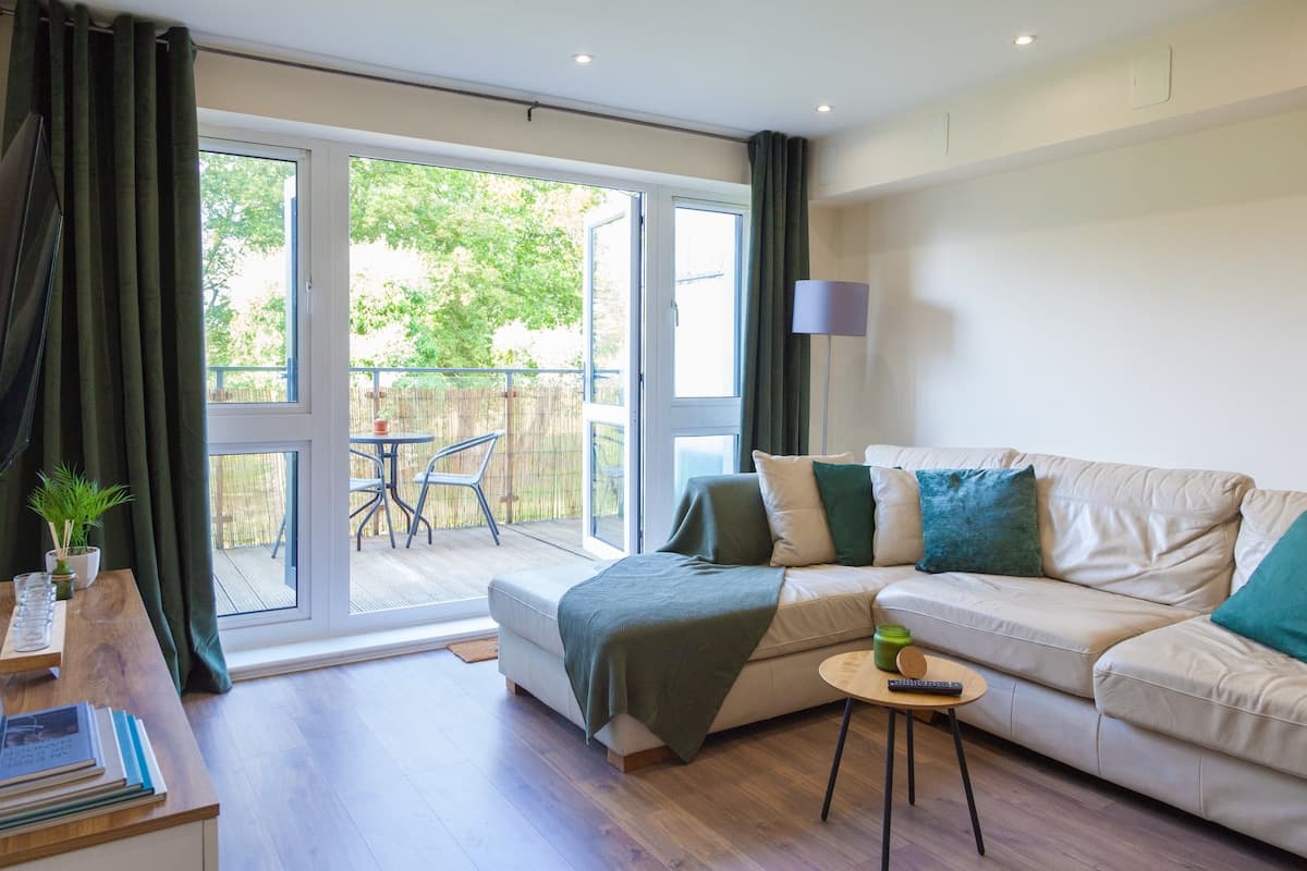 Large Balcony, 2 Bedroom, 2 Bathroom Apartment | Wycombe