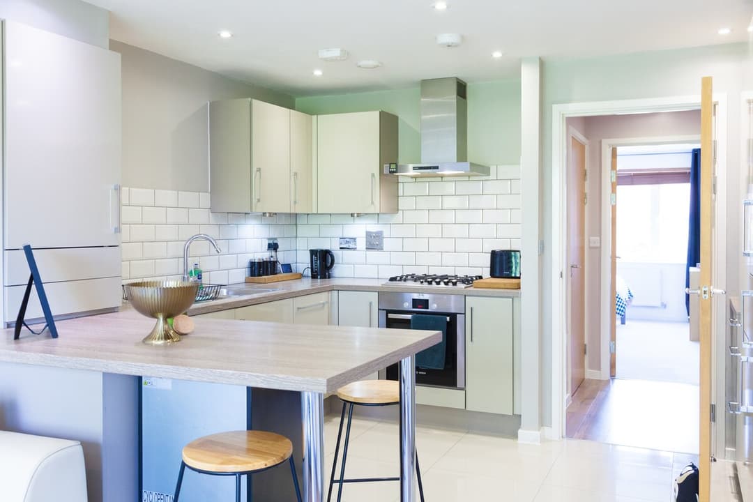 Large Balcony, 2 Bedroom, 2 Bathroom Apartment | Wycombe - View 6