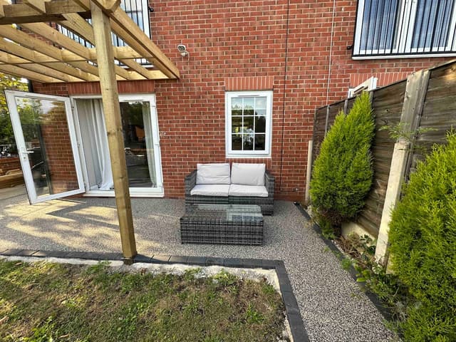 Stylish 4BR  Stretford Waterside Stay in M32 - View 4