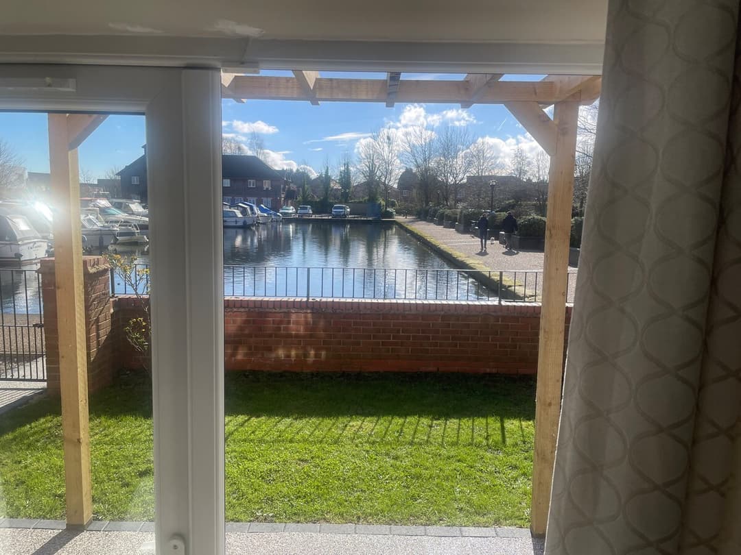 Stylish 4BR  Stretford Waterside Stay in M32 - View 7