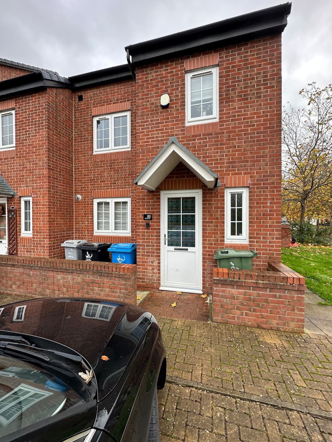 Stylish 4BR  Stretford Waterside Stay in M32 - View 14