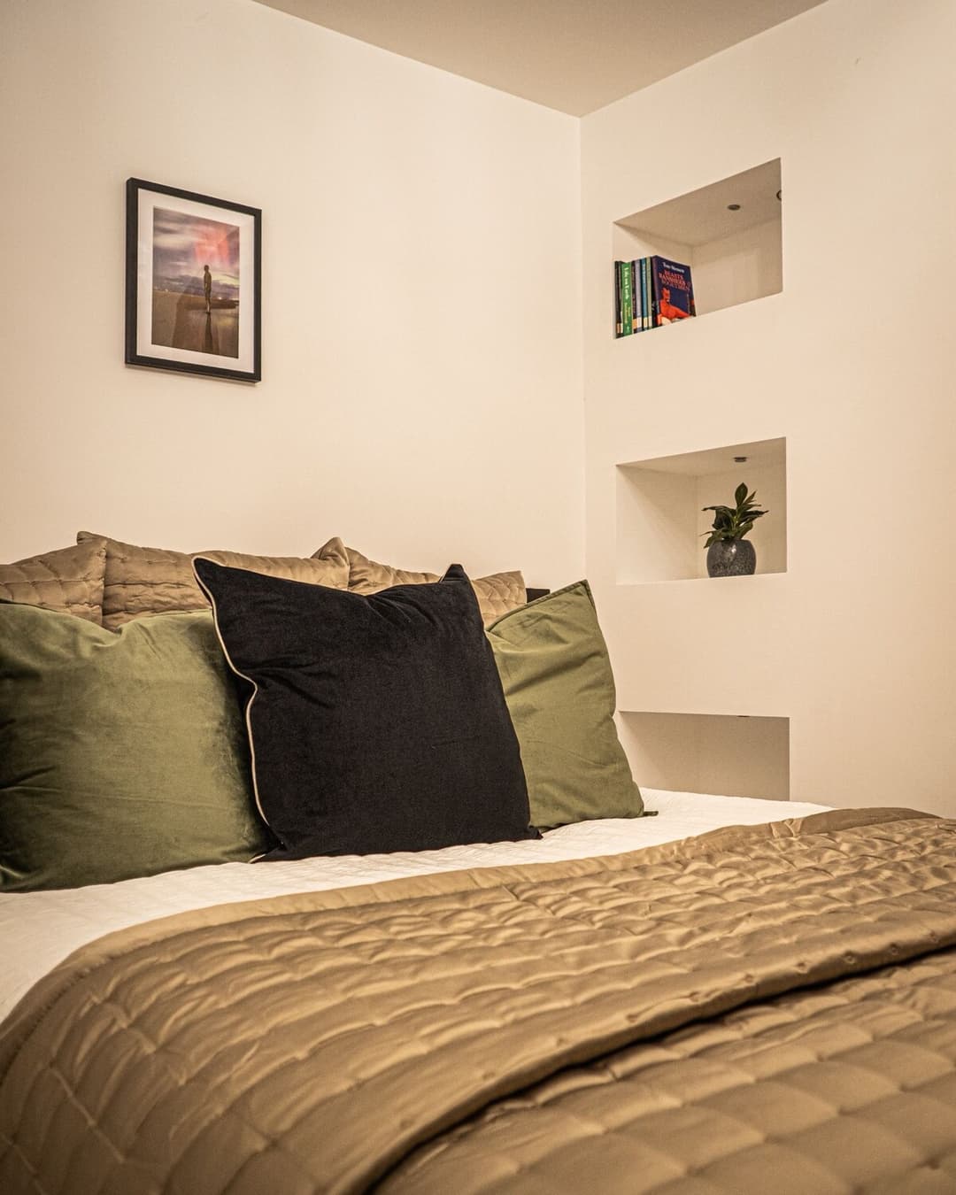 Stained Glass Gem Close To City And Beach | 2 Bedroom - View 6