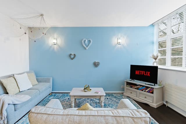 Luxury 2 Bed & 2 Bath | Near Beach & City Centre - View 4