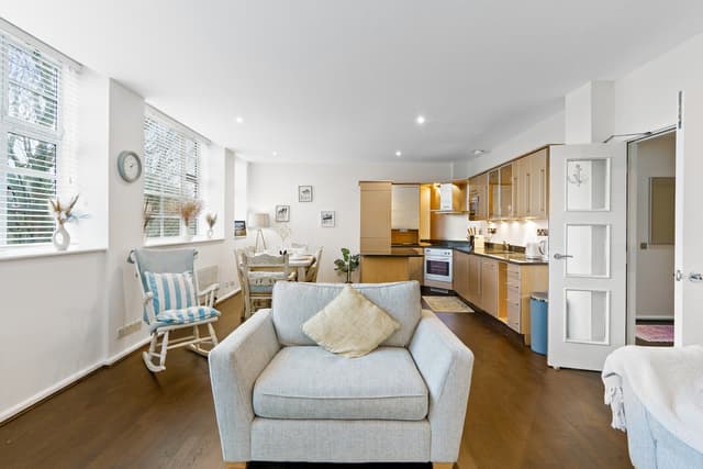Luxury 2 Bed & 2 Bath | Near Beach & City Centre - View 2
